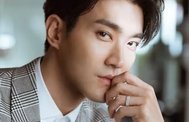 Behind-the-scenes cut of Choi Siwon