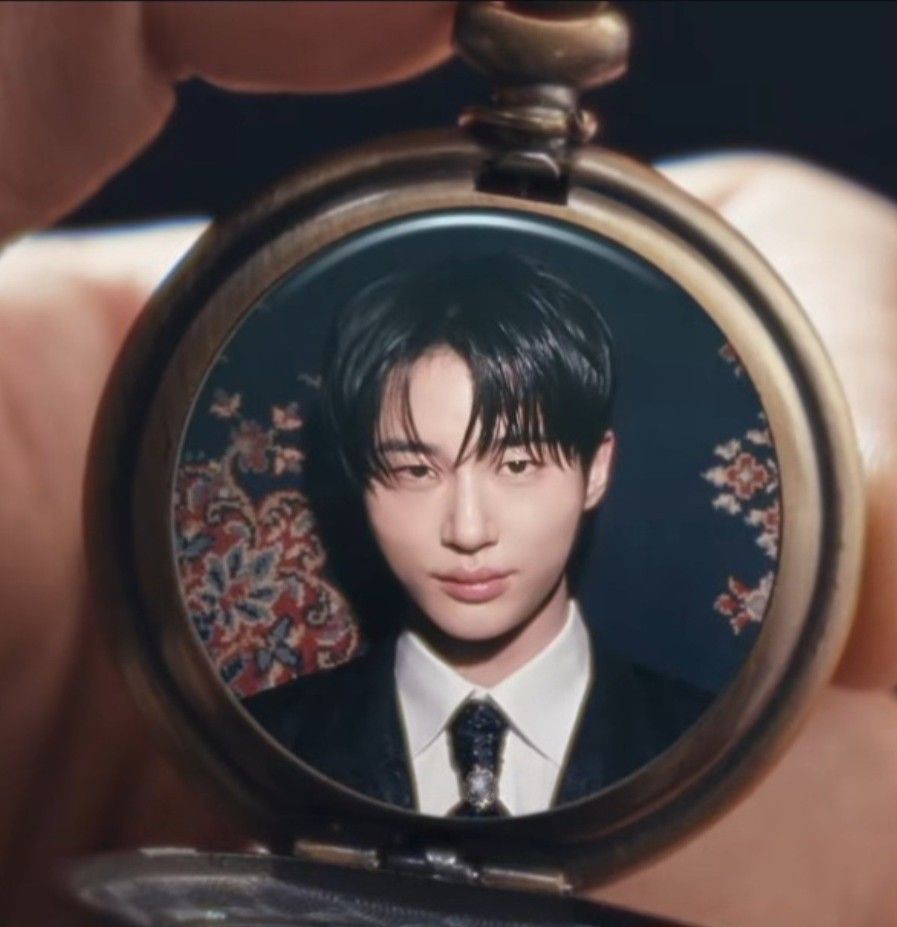 Recent activity shot of Byeon Wooseok