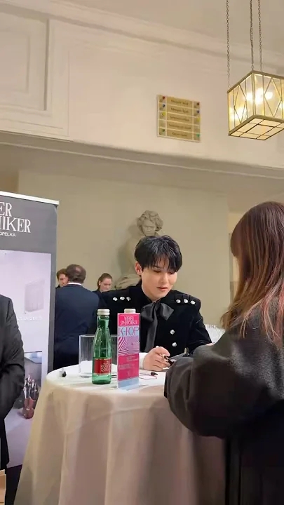 Representative background image loved by Choi Siwon fandom