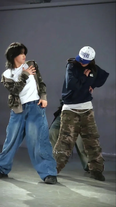 Behind-the-scenes cut of Aiki