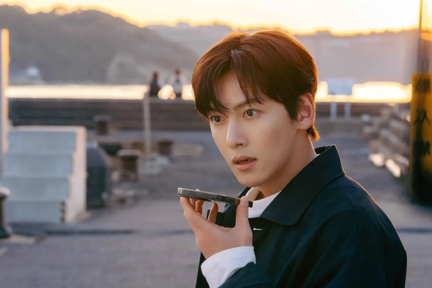 Behind-the-scenes cut of Ji Changwook