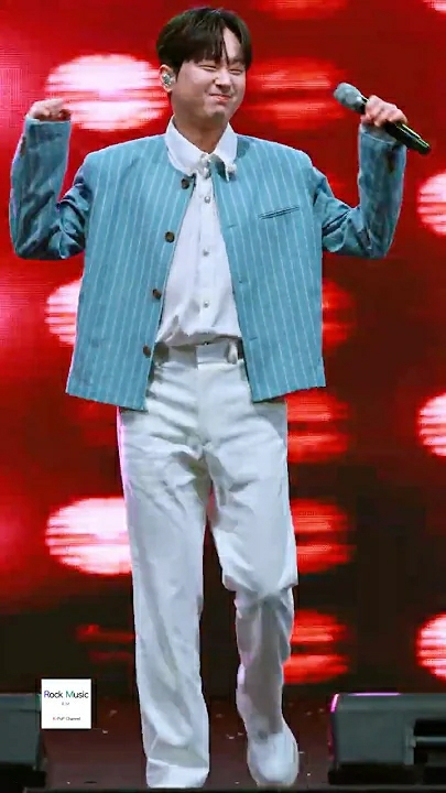 Special wallpaper made by Lee Chanwon's fans