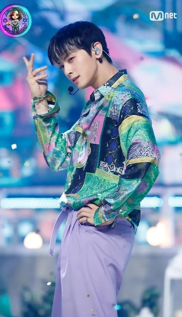 Latest photo of Cha Eunwoo