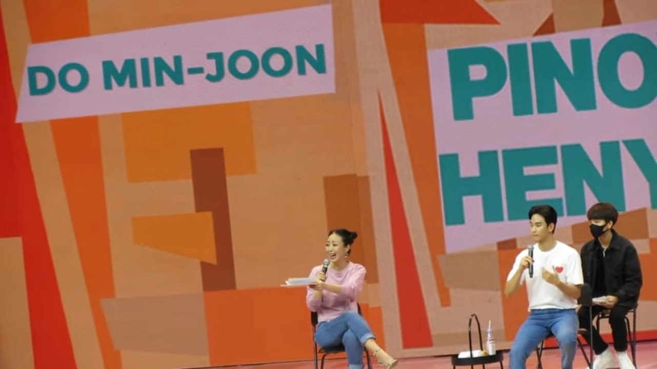 A moment captured by a fan of Kim Soohyun