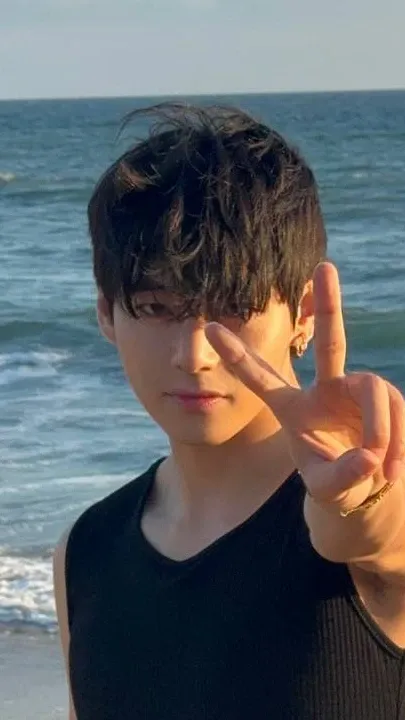 최애돌셀럽 팬덤이 추천하는 김태형 (뷔) 배경 이미지