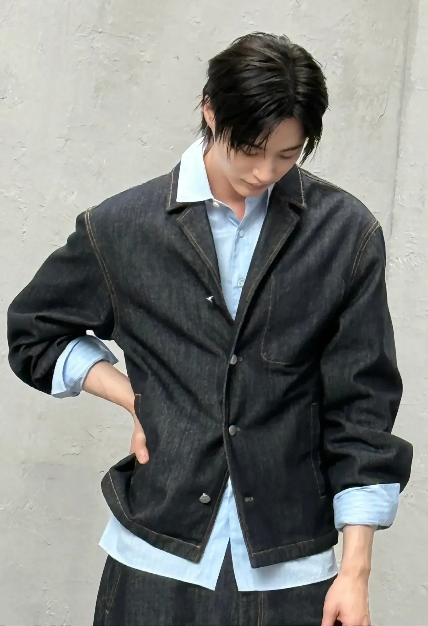 Behind-the-scenes cut of Byeon Wooseok