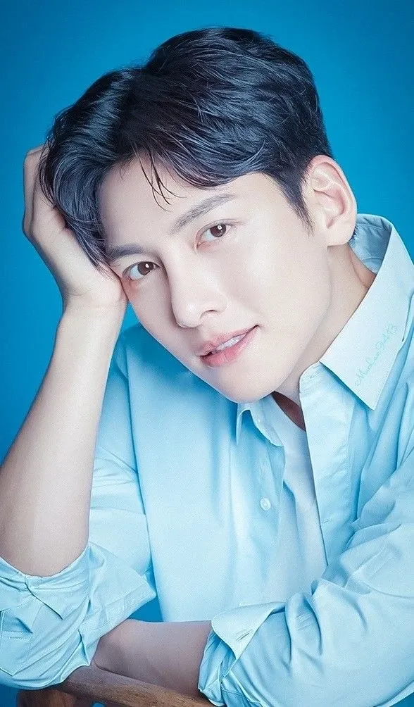 Today's popular wallpaper in Ji Changwook community