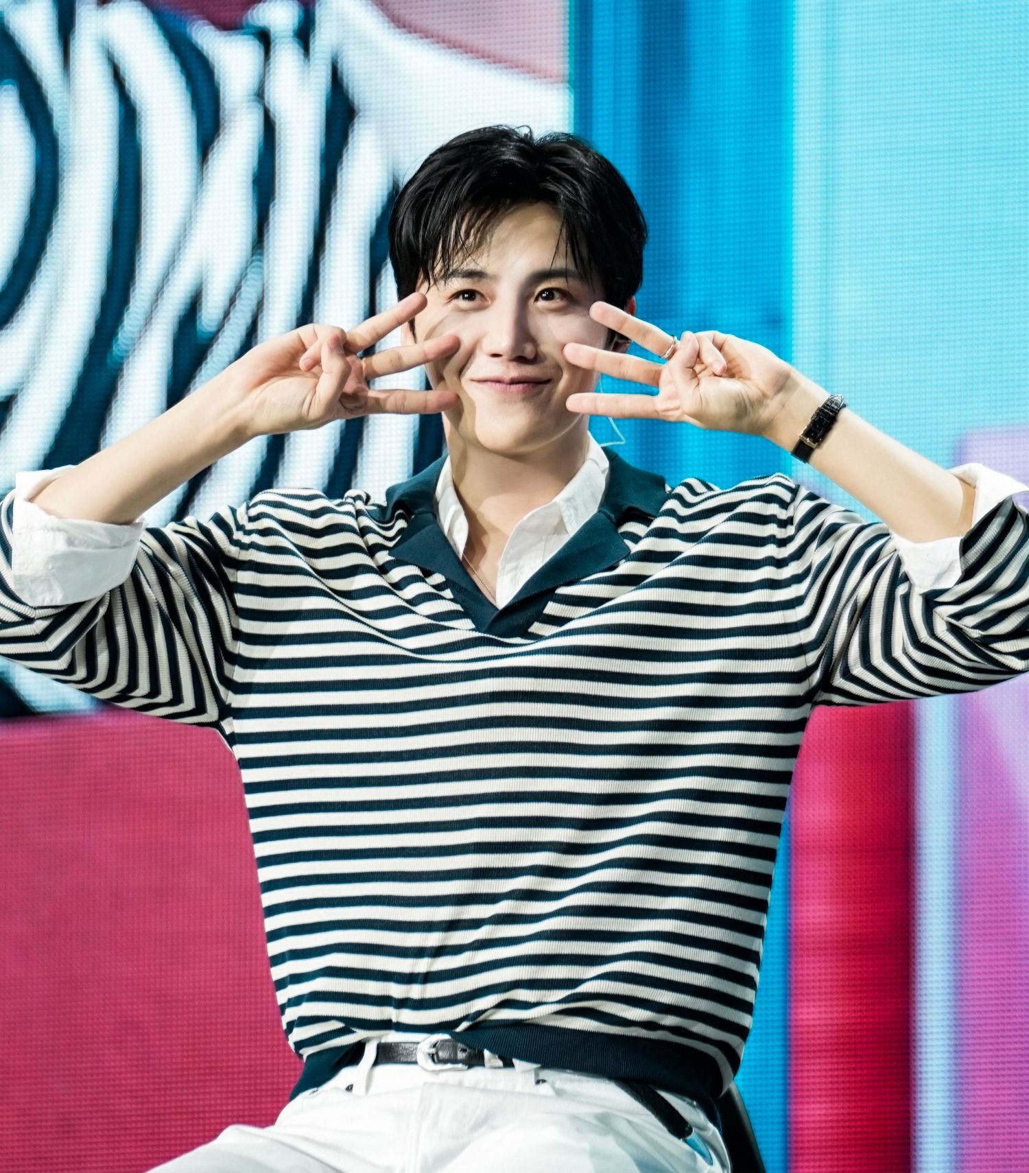 Behind-the-scenes cut of Kim Seonho