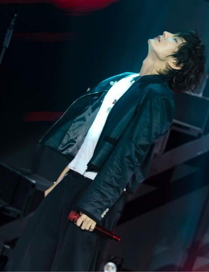 Behind-the-scenes cut of Lee Joongi