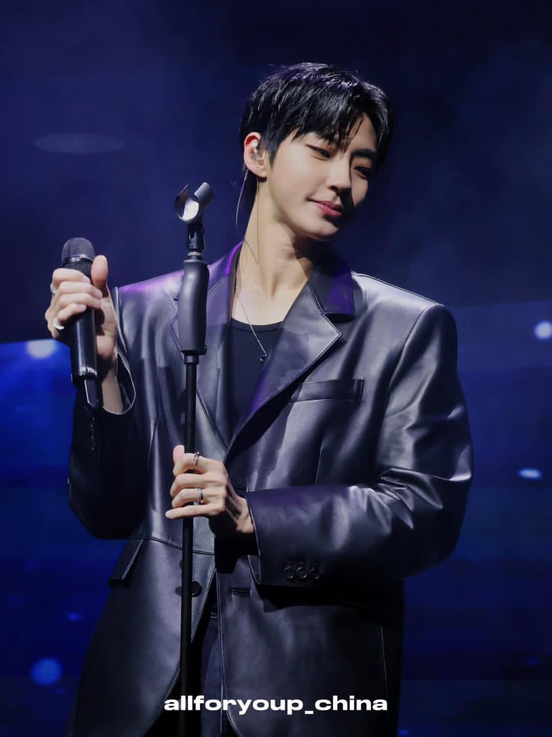 Behind-the-scenes cut of Hwang Inyoup