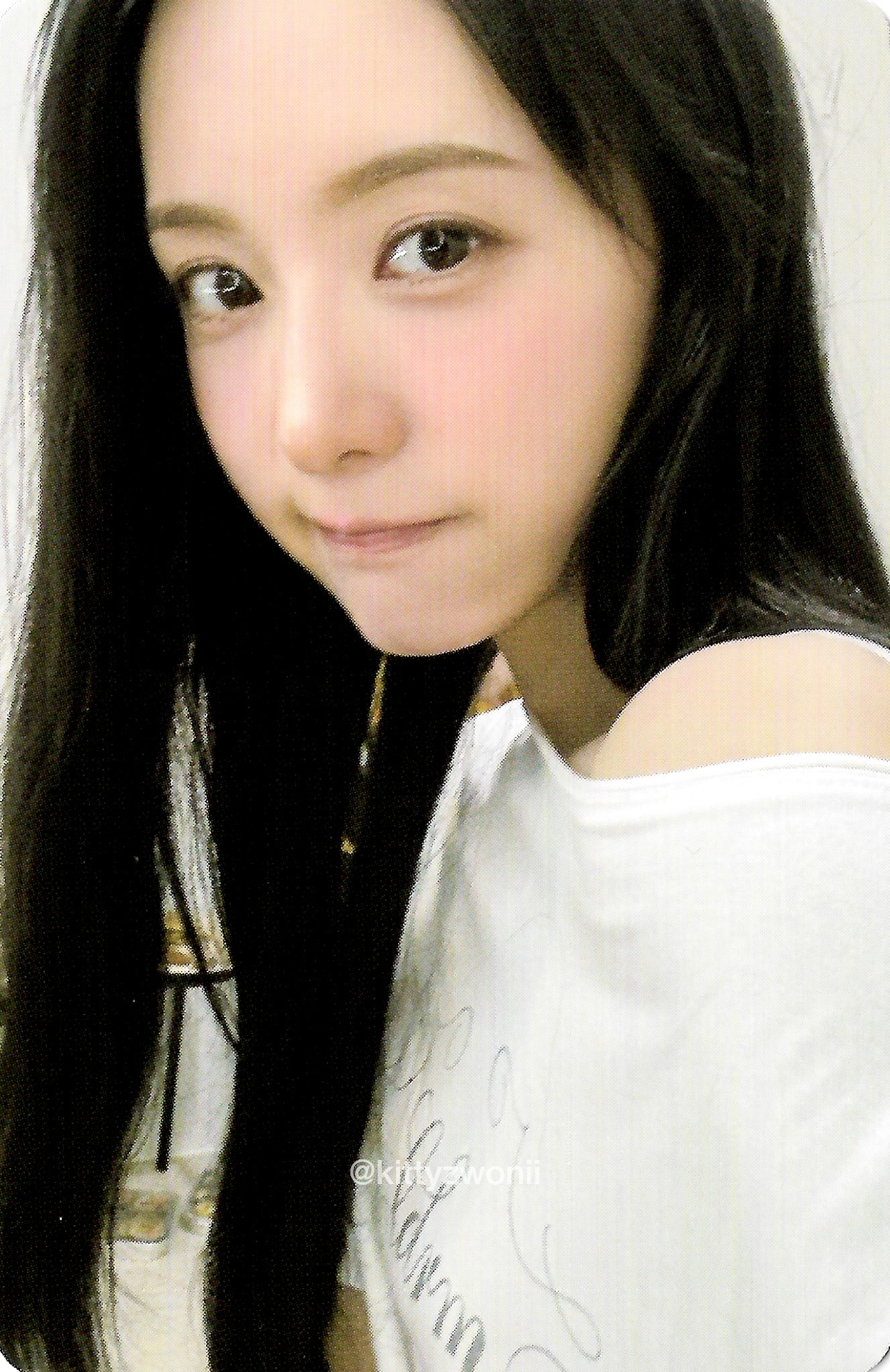 Behind-the-scenes cut of Kim Jiwon