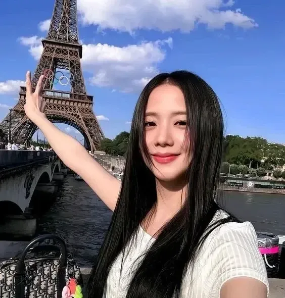 A moment captured by a fan of Jisoo (1995)