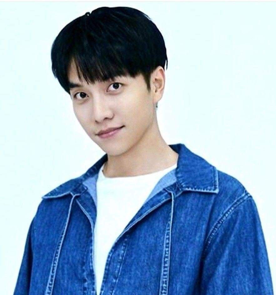 Momen yang diabadikan oleh penggemar Lee Seunggi