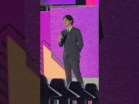Momen yang diabadikan oleh penggemar Lee Seunggi