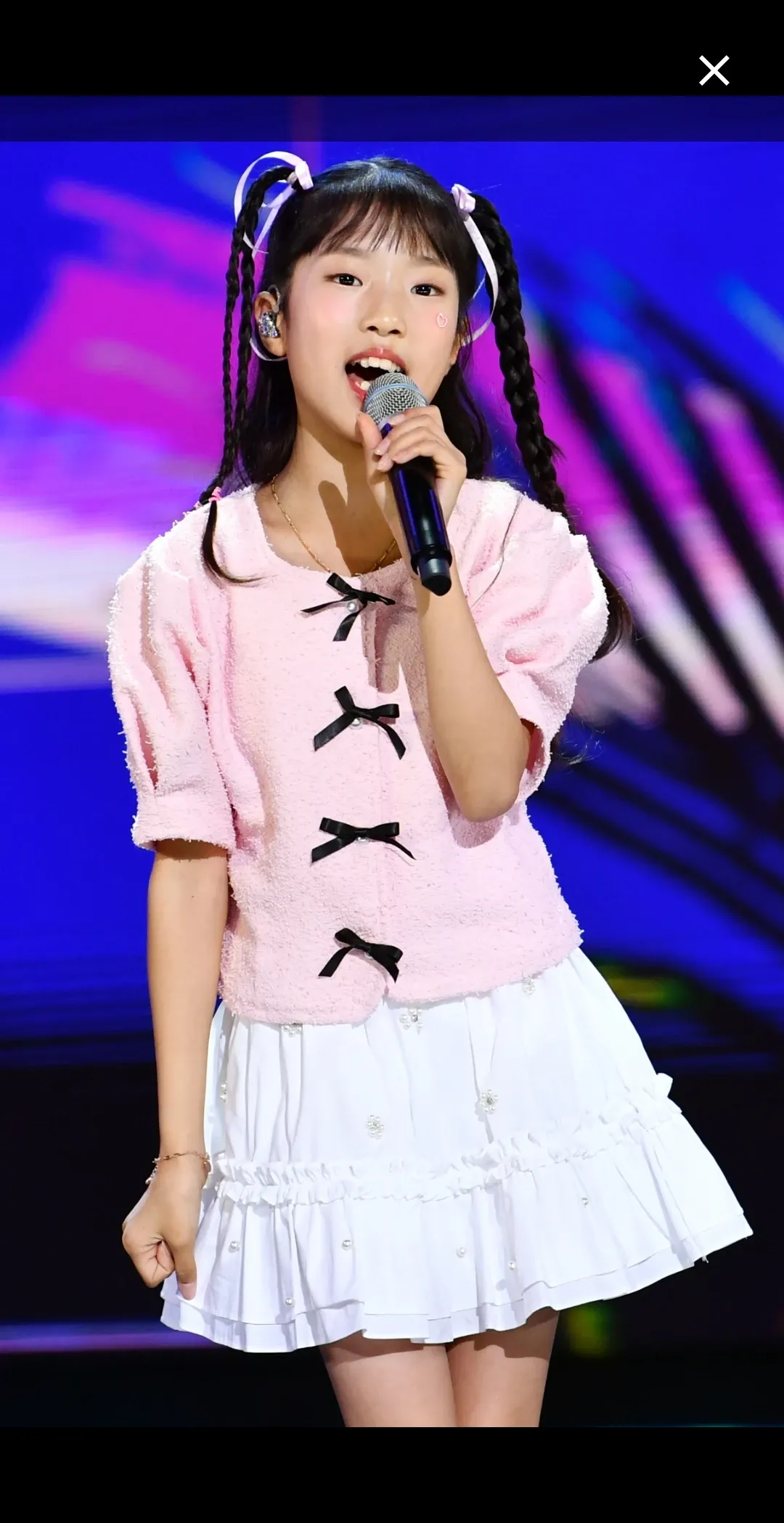 Emotional wallpaper shared by fans for Bin Yeseo
