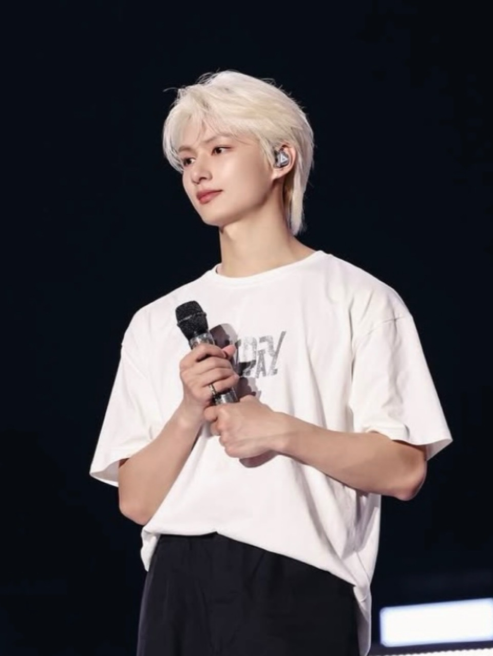 Latest photo of Wen Junhui