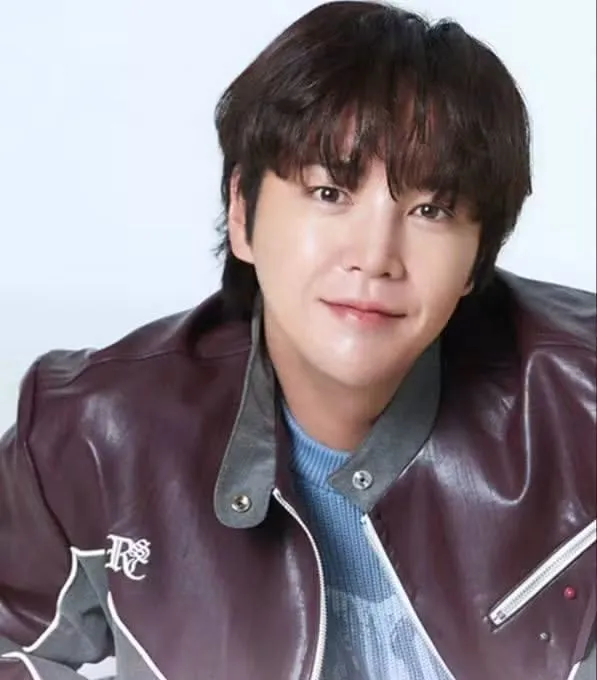 Recent activity shot of Jang Geunsuk