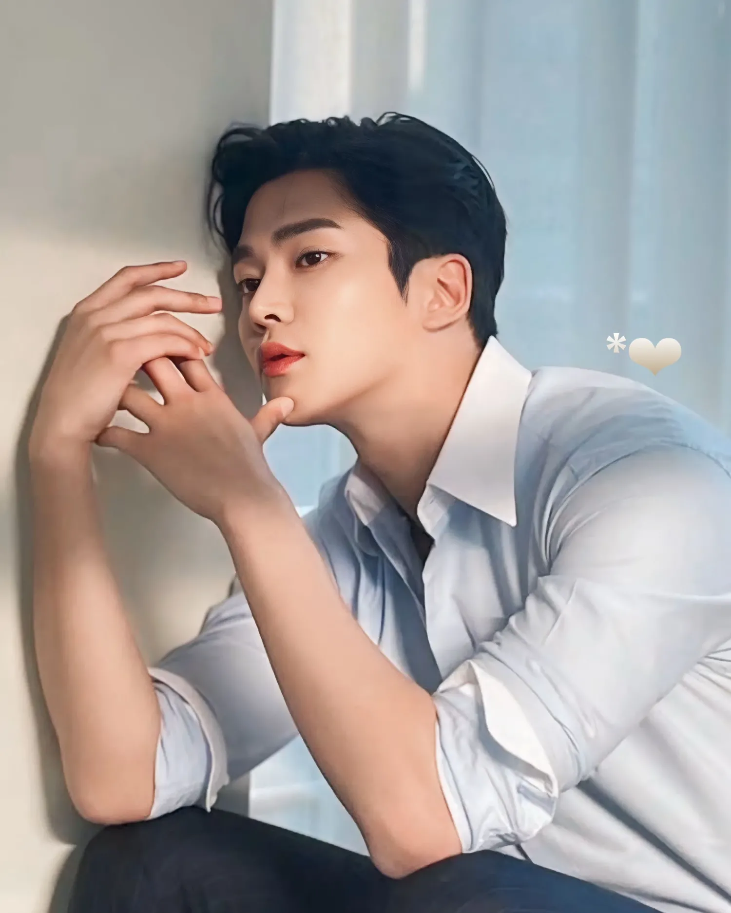 Foto terbaru dari Rowoon