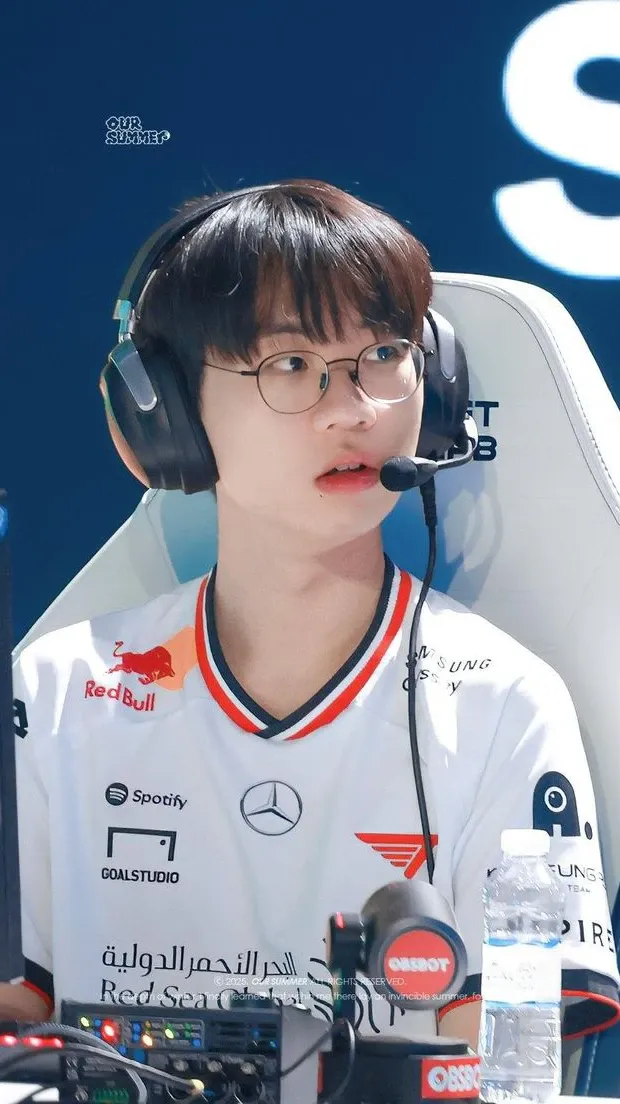 Special wallpaper made by Doran's fans