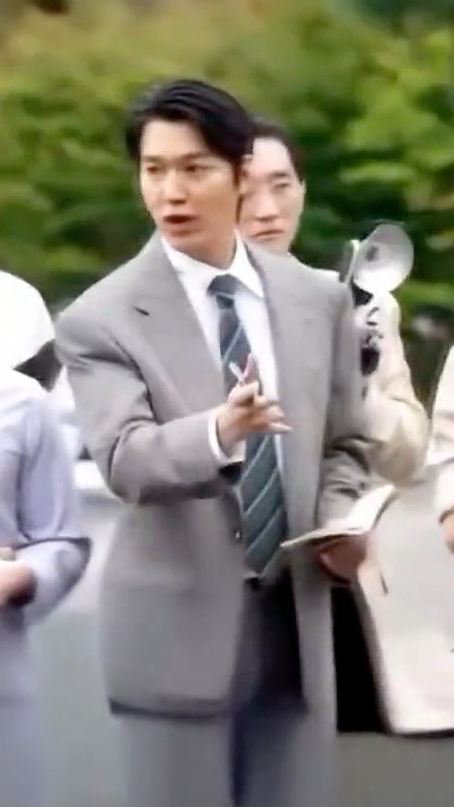 Behind-the-scenes cut of Lee Minho