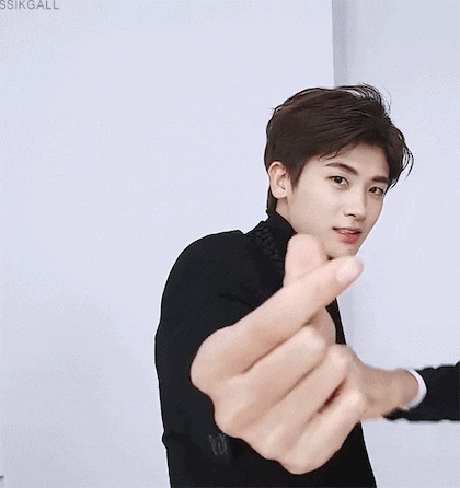 Behind-the-scenes cut of Park Hyungsik