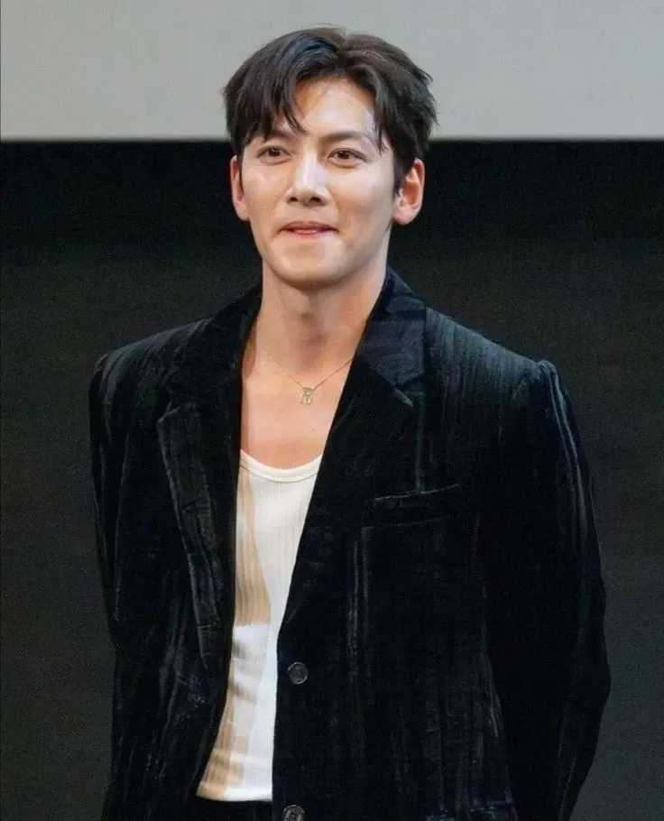 Latest photo of Ji Changwook