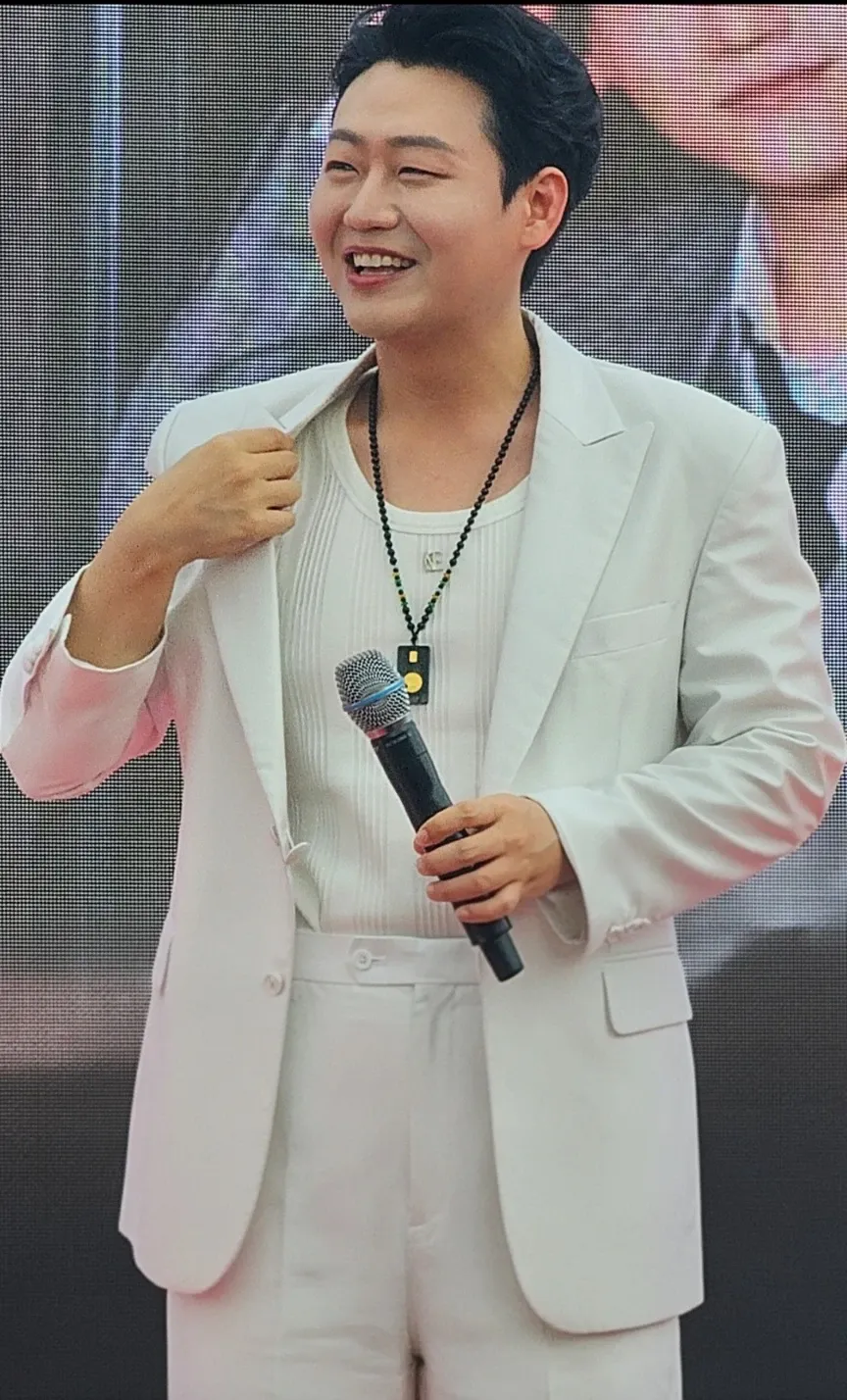 Recent activity shot of Min Soohyun