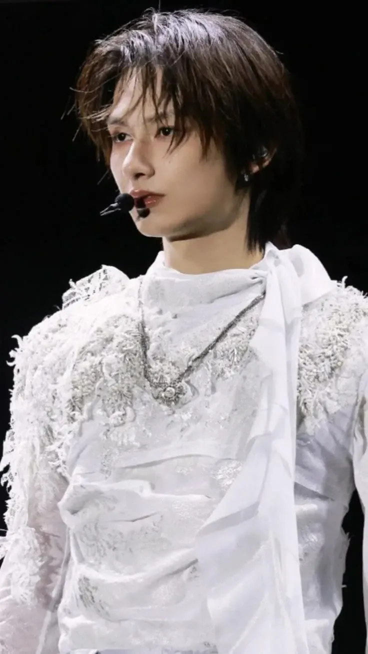 Emotional wallpaper shared by fans for Wen Junhui