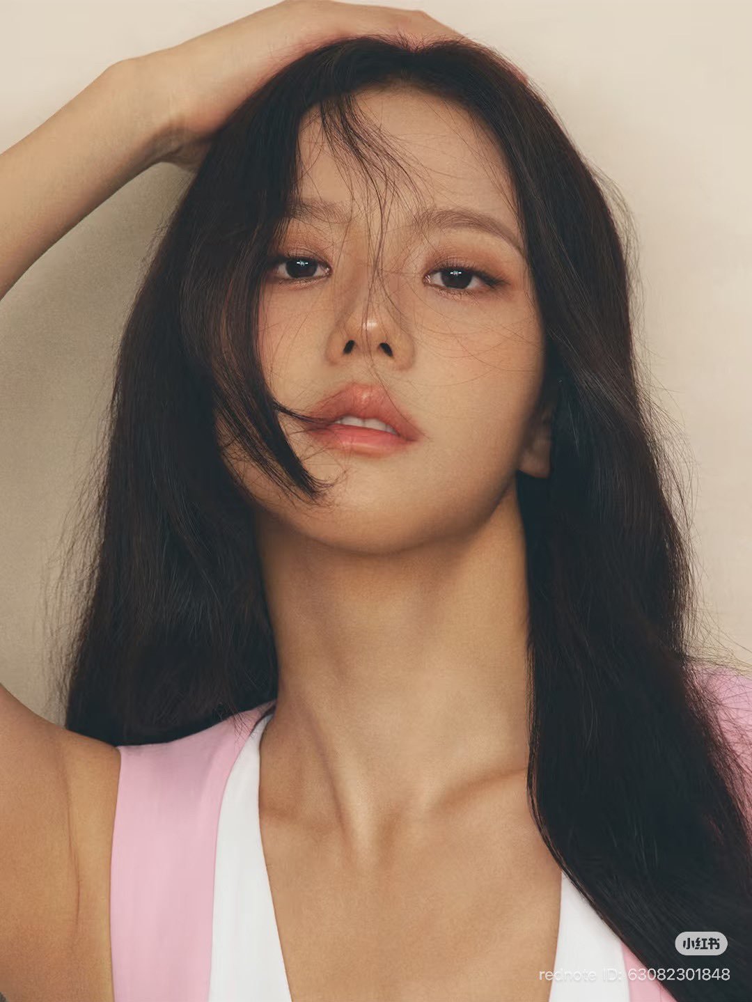 Behind-the-scenes cut of Jisoo (1995)