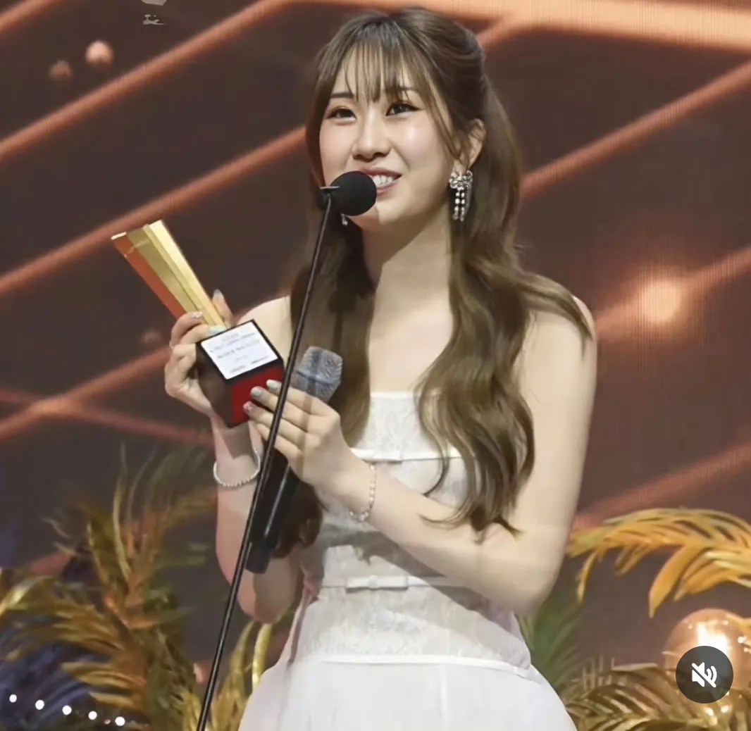 A moment captured by a fan of Jeon Yujin