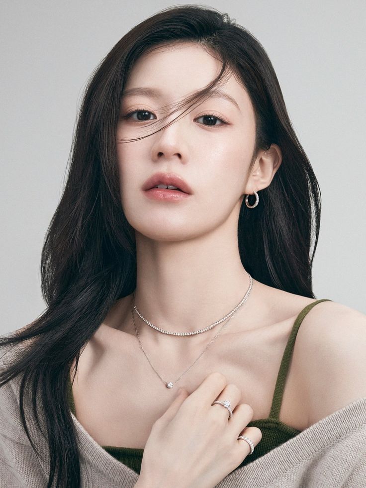 Recent activity shot of Go Younjung