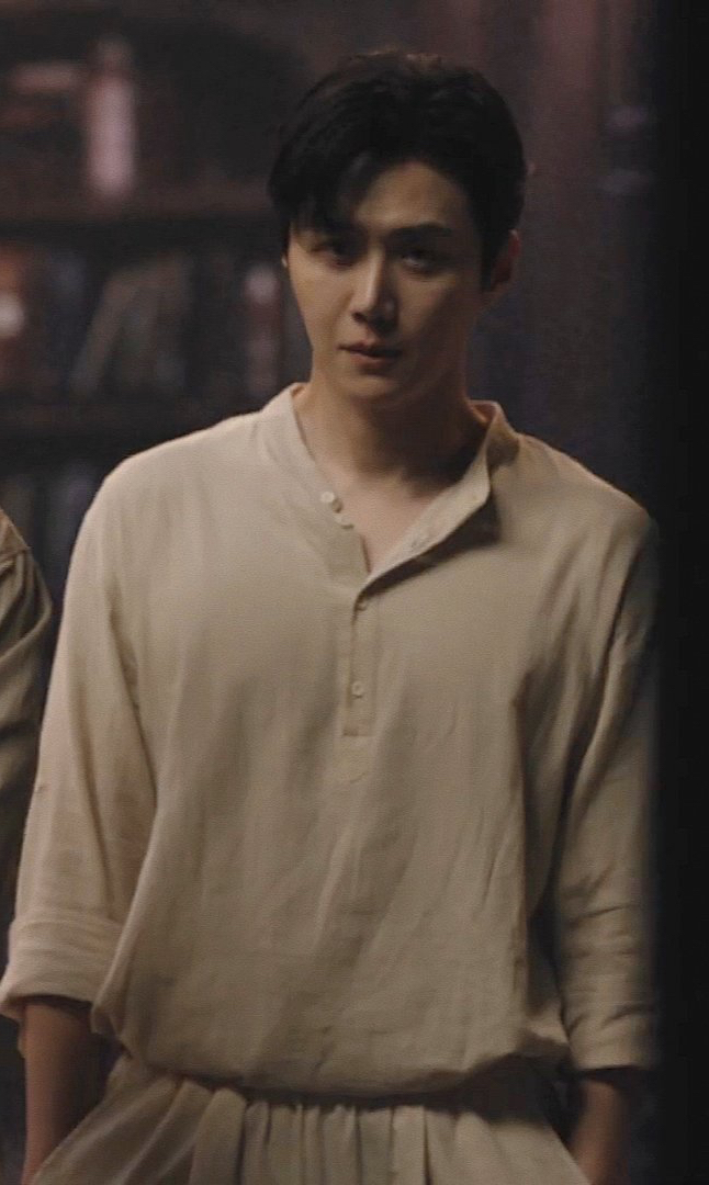 Behind-the-scenes cut of Kim Seonho