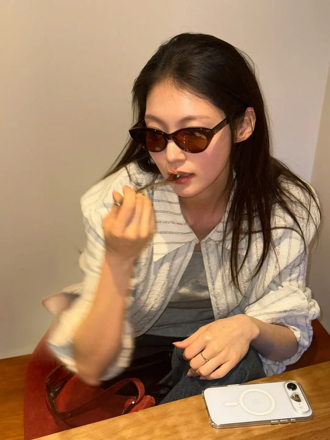 Behind-the-scenes cut of Gong Seungyeon