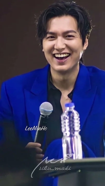 Emotional wallpaper shared by fans for Lee Minho