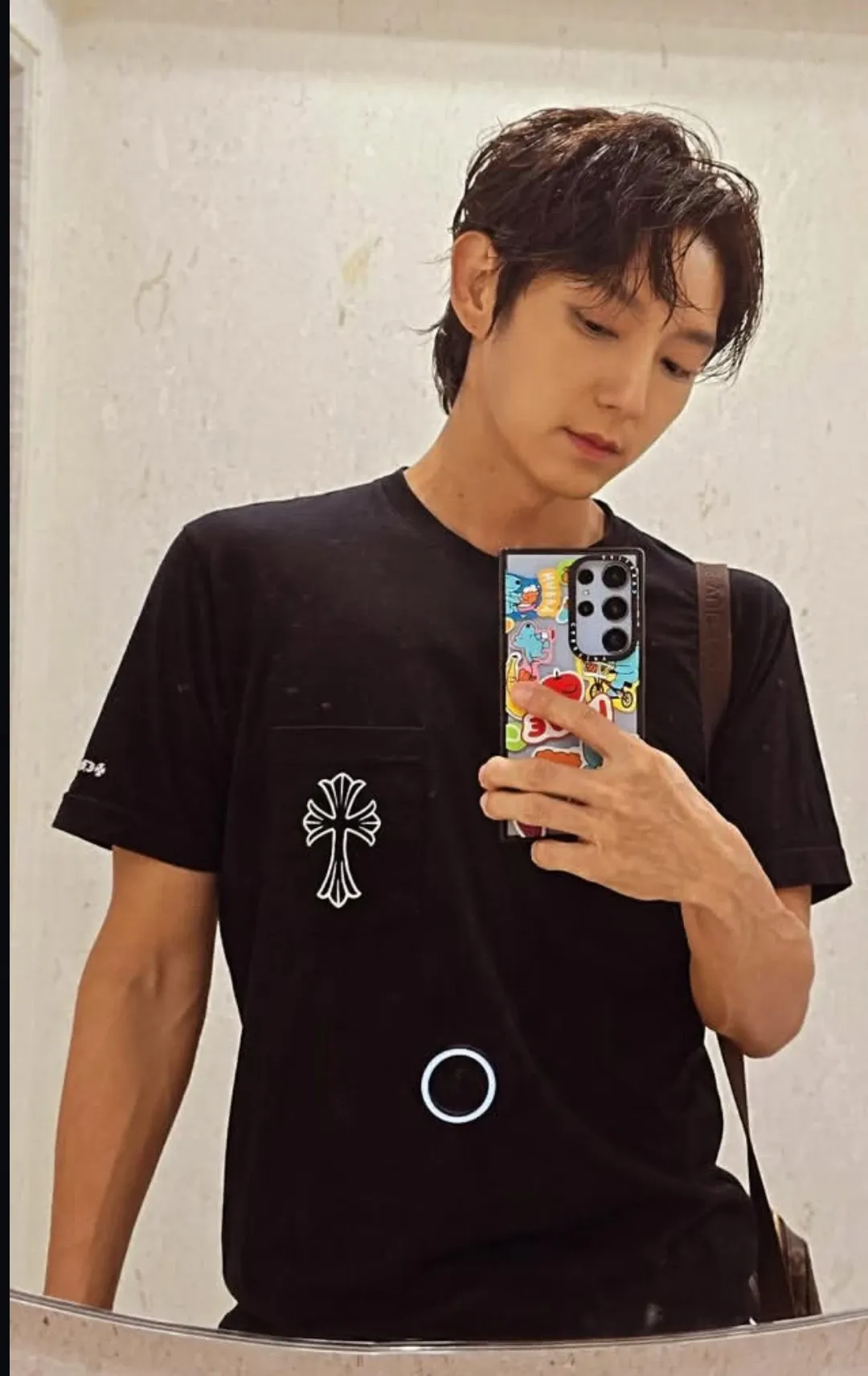 Behind-the-scenes cut of Lee Joongi