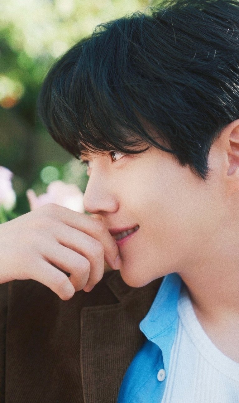 Behind-the-scenes cut of Kim Seonho