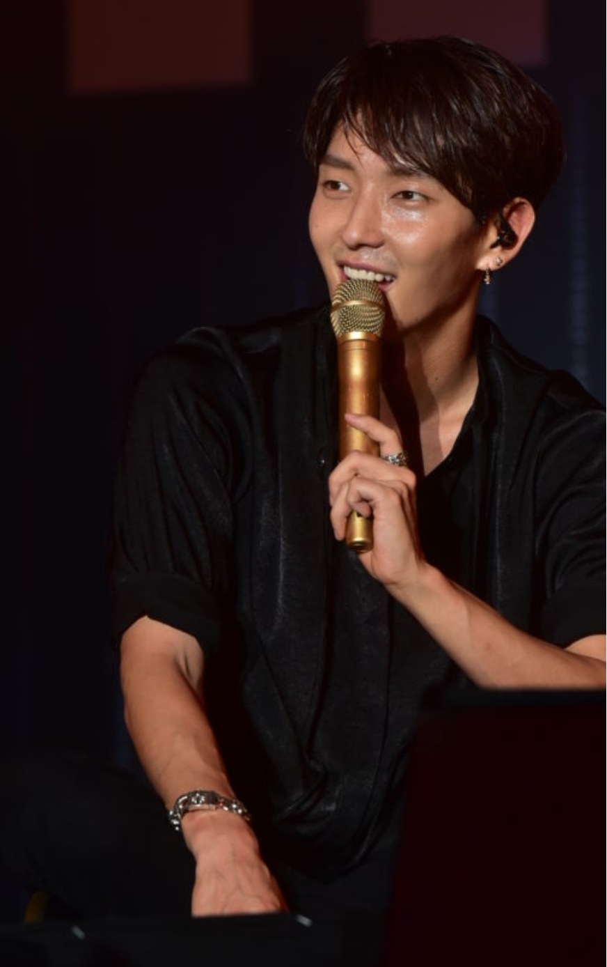 Recent activity shot of Lee Joongi
