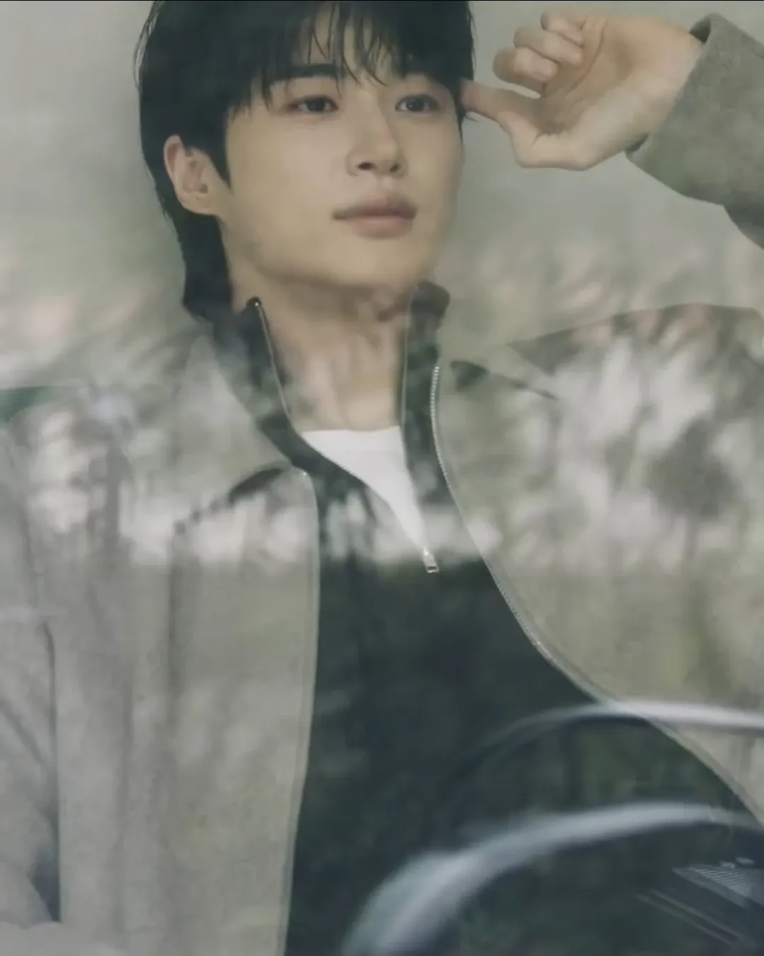 Behind-the-scenes cut of Byeon Wooseok