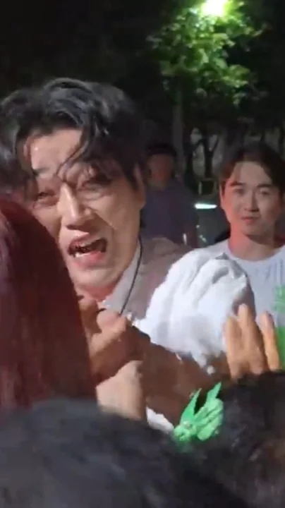 Hwang Youngwoong background image recommended by Choeaedol Celeb fandom