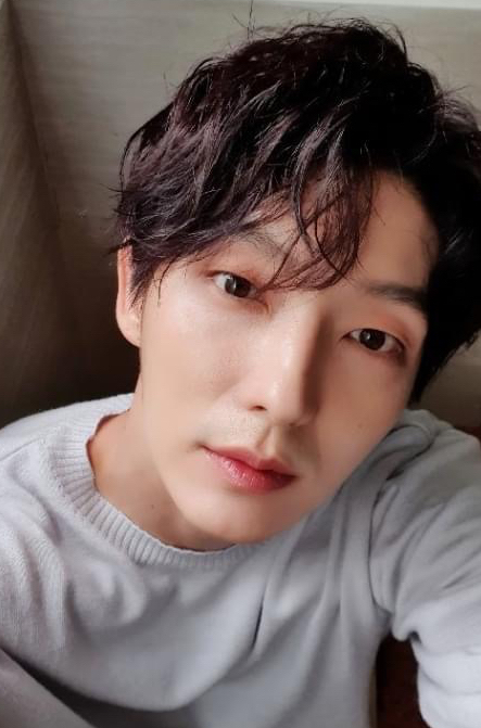 Recent activity shot of Lee Joongi
