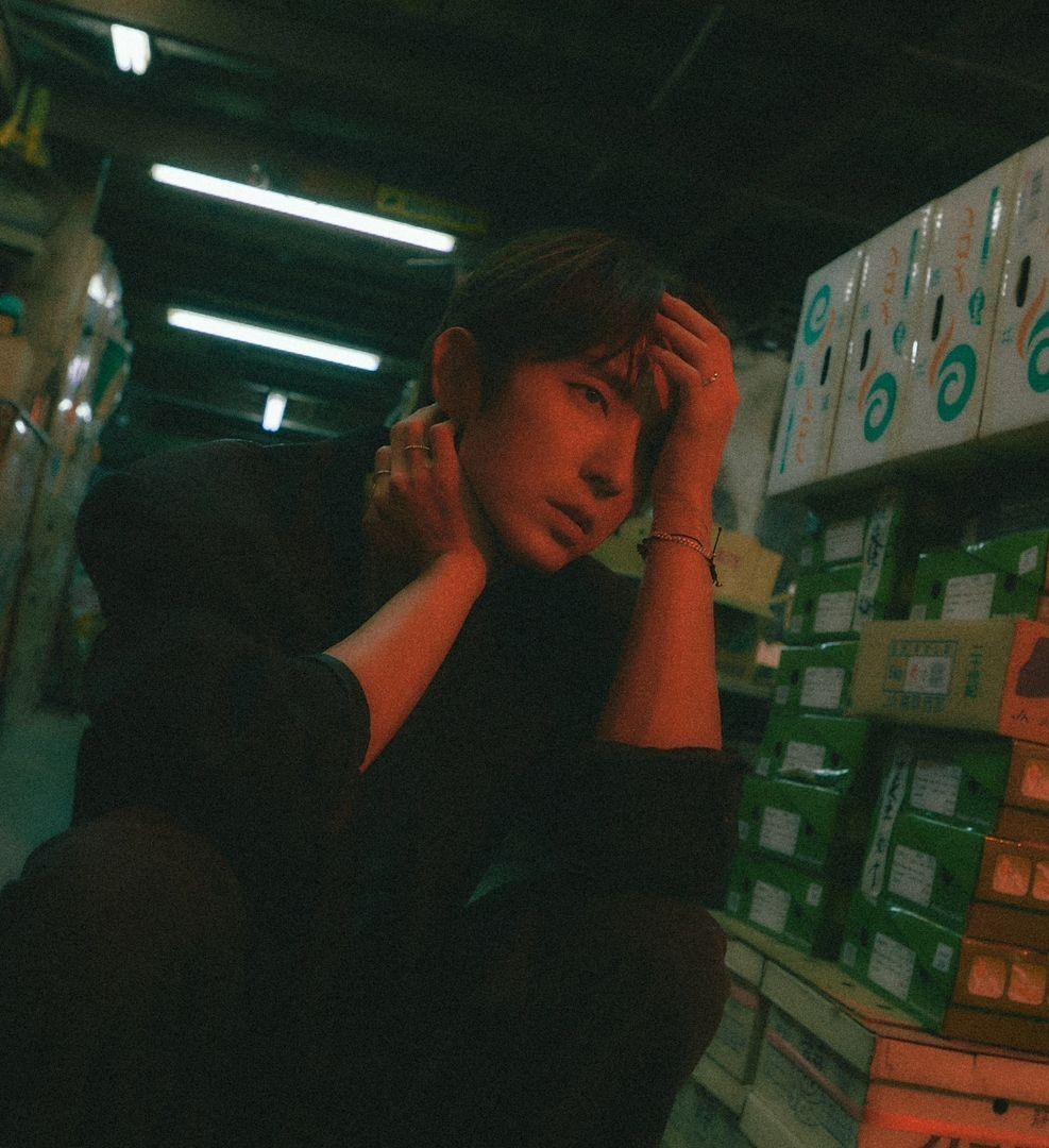 Behind-the-scenes cut of Lee Joongi