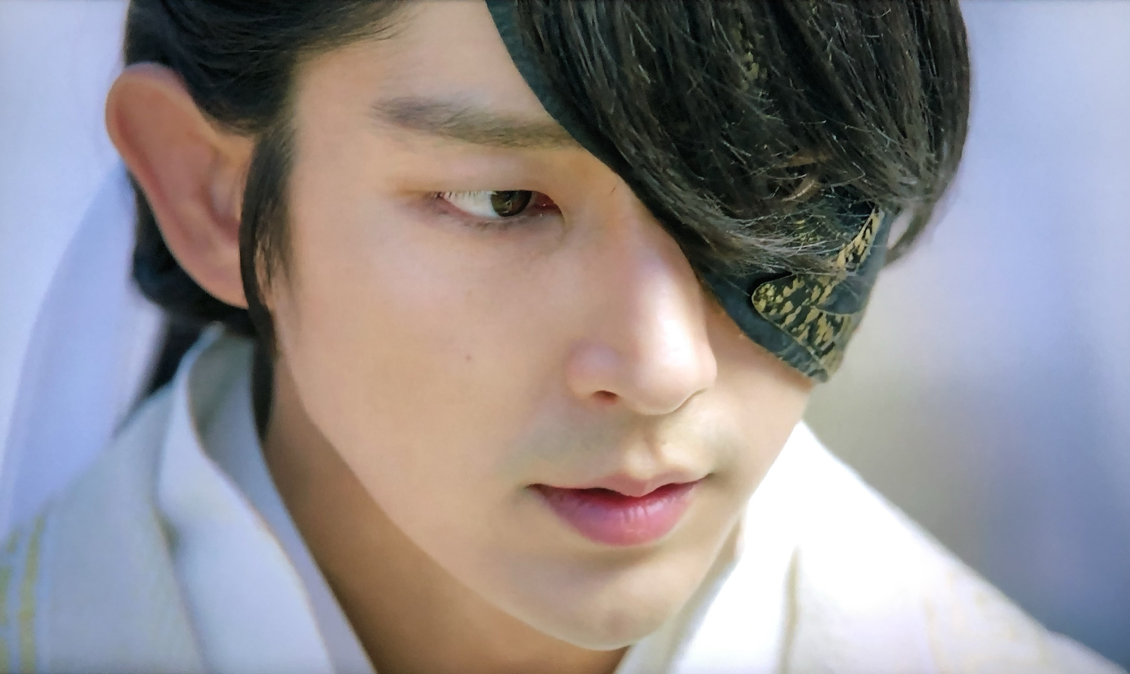 Behind-the-scenes cut of Lee Joongi