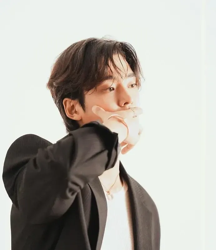 Foto terbaru dari Rowoon