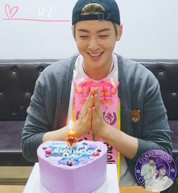 A moment captured by a fan of Cha Eunwoo