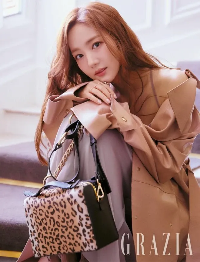 Latest photo of Park Minyoung
