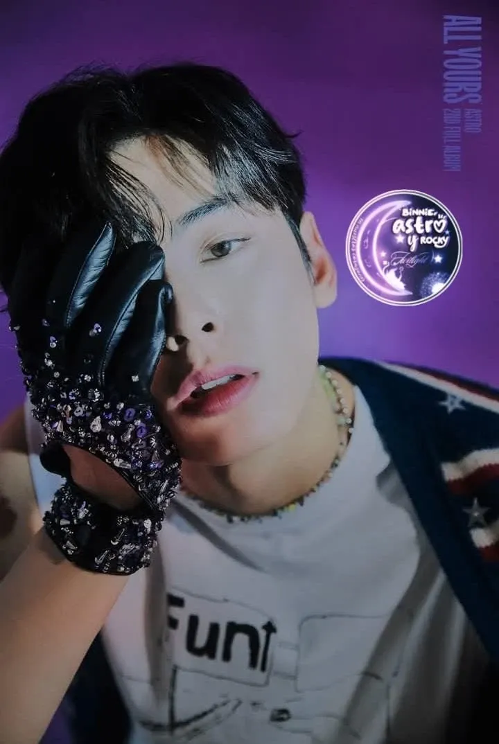 Behind-the-scenes cut of Cha Eunwoo