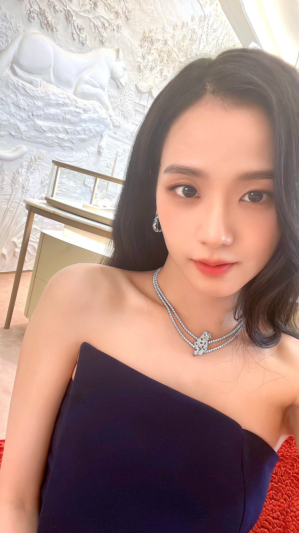 Behind-the-scenes cut of Jisoo (1995)