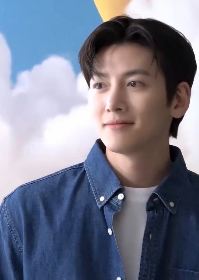 チ・チャンウクの最近の活動ショット