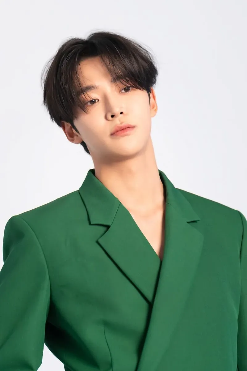 Cuplikan di balik layar dari Rowoon