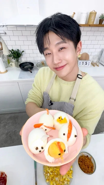 Cuplikan di balik layar dari Cha Eunwoo